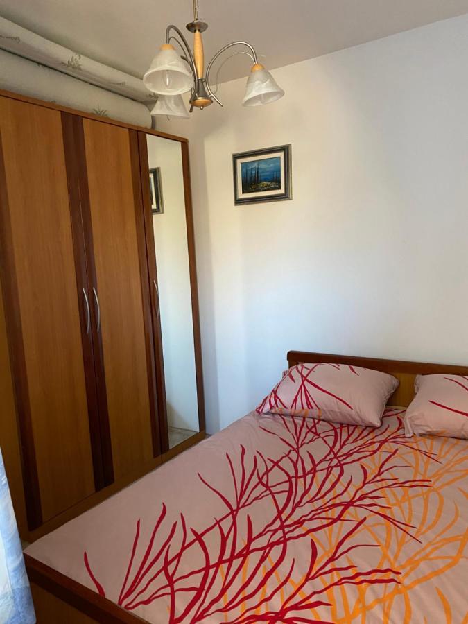 Apartman Njivice Ngoại thất bức ảnh