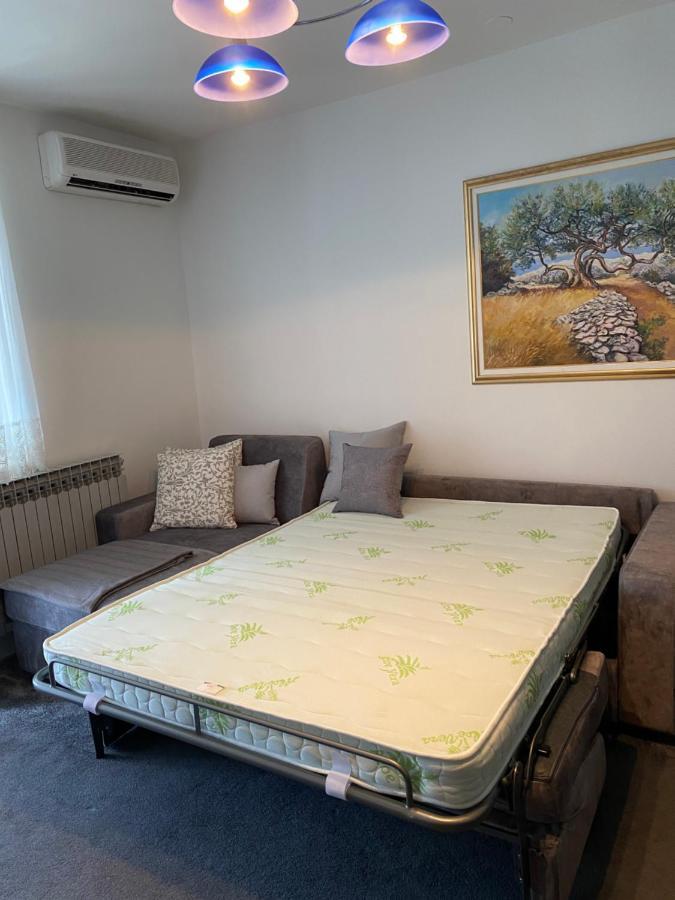 Apartman Njivice Ngoại thất bức ảnh